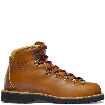 Men's Danner Mountain Pass Hiking Boots Brown | AU4212DN