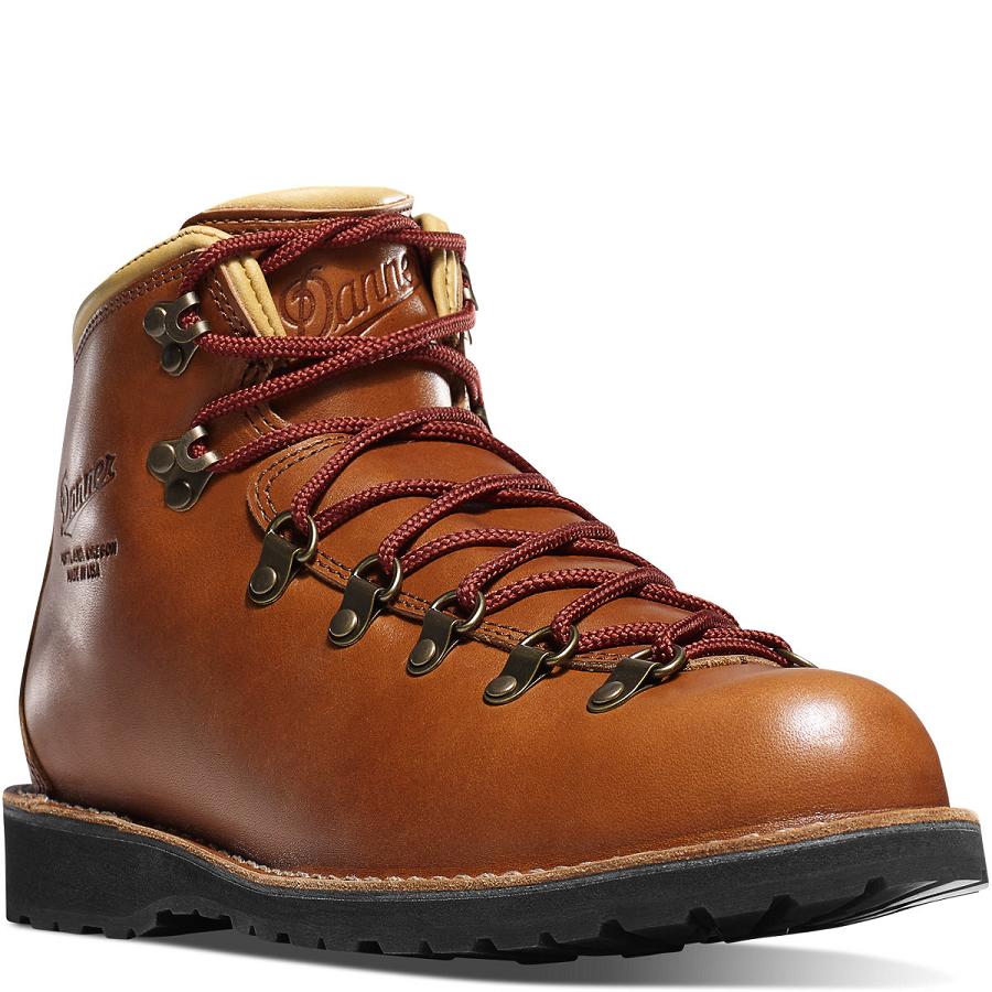 Men's Danner Mountain Pass Hiking Boots Brown | AU4212DN