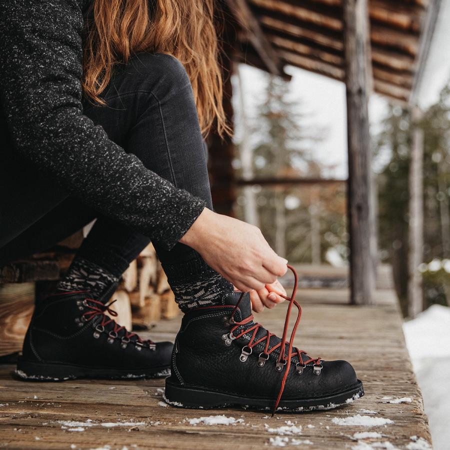 Women's Danner Mountain Pass 200G Boots Black | AU4547HK